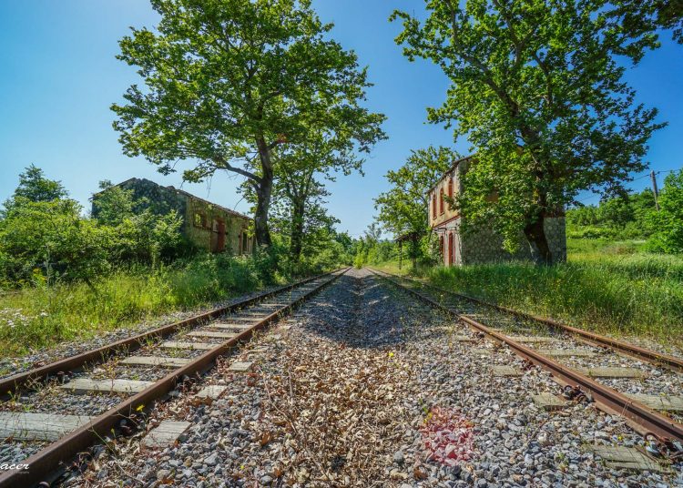 Οι 15 υπέροχοι σιδηροδρομικοί σταθμοί της Πελοποννήσου όπως δεν τους έχετε ξαναδεί! [εικόνες]