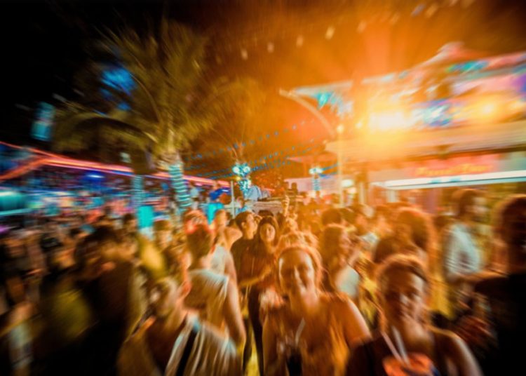 Κρέστενα: Είχε στο μαγαζί του ορχήστρα και συνελήφθη