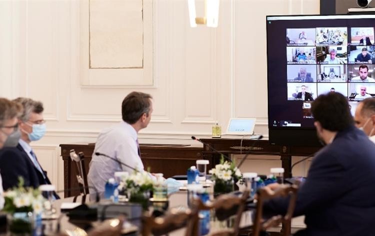 Διάγγελμα Μητσοτάκη για υποχρεωτικούς εμβολιασμούς και μέτρα στην εστίαση