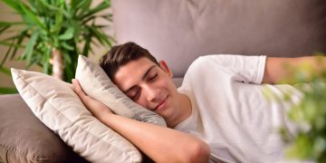 Το κόλπο για καλό ύπνο σε συνθήκες καύσωνα