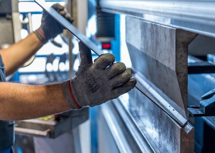 Έρευνα: Οι Έλληνες δουλεύουν 179 ημέρες το χρόνο για φόρους και εισφορές