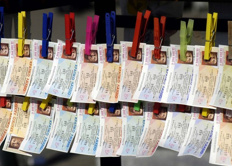 Καλαμάτα: Τυχερός «έπιασε» το λαχείο και κέρδισε 1 εκατομμύριο ευρώ