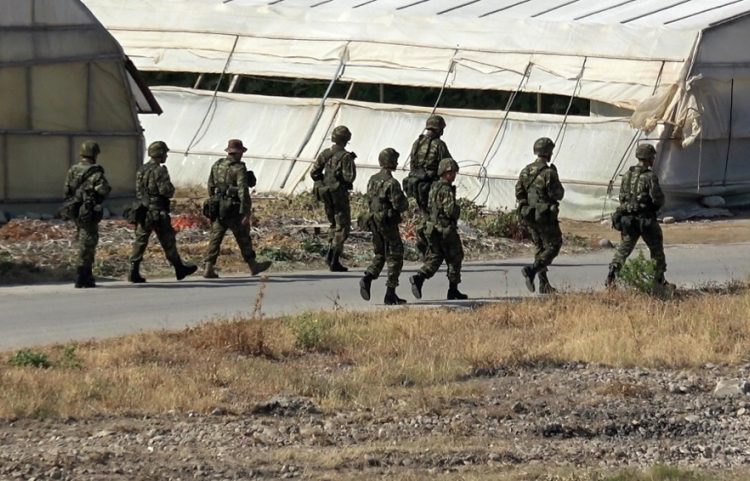 Πέντε μέρες άδεια στον στρατό για όσους εμβολιάζονται