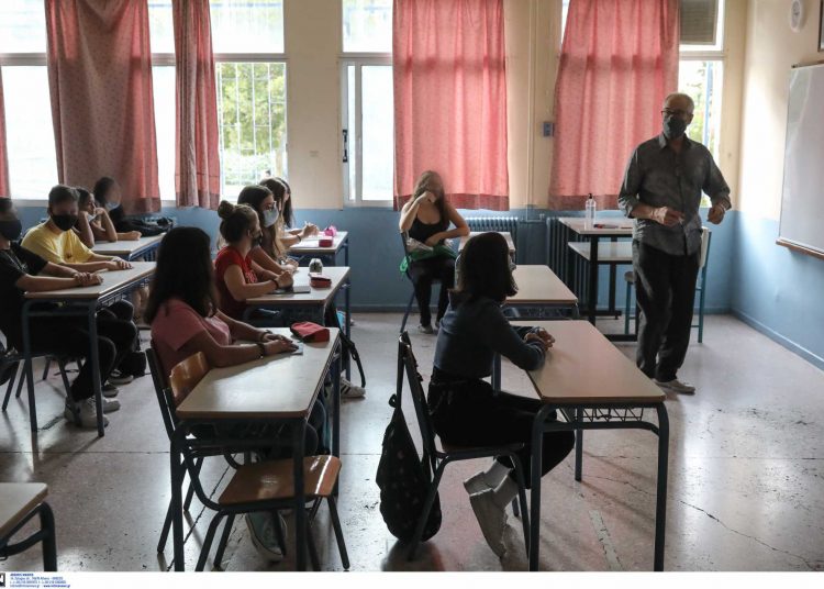 11.700 μόνιμους διορισμούς εκπαιδευτικών στα σχολεία ανακοίνωσε η Κεραμέως