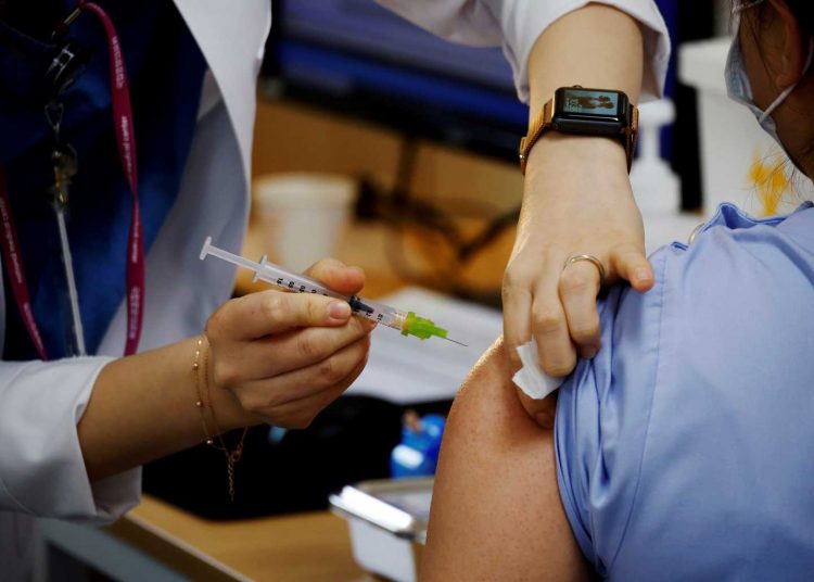 Κορονοϊός: Pfizer και BioNTech ετοιμάζουν νέο εμβόλιο κατά της μετάλλαξης Δέλτα