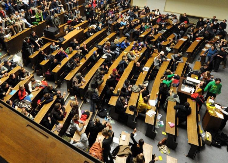 Κεραμέως: Έρχονται εμβολιαστικά κέντρα σε όλα τα πανεπιστήμια της χώρας