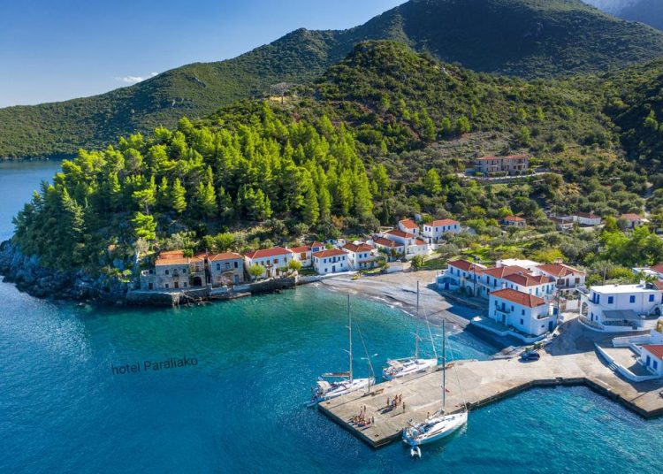 3 παραλίες, 4 ταβέρνες: Το «αθέατο» χωριό στην Πελοπόννησο που αγνοούν οι τουρίστες είναι το πιο Covid-free στην Ελλάδα