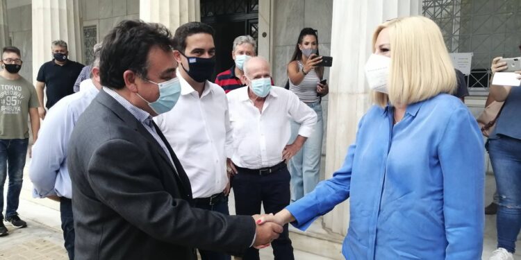 Η επίσκεψη της προέδρου του ΚΙΝΑΛ Φώφης Γεννηματά στο Λάτσειο Δημοτικό Μέγαρο Πύργου