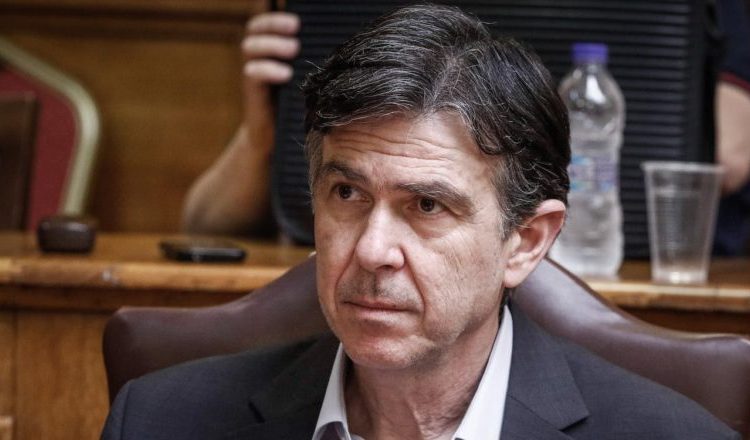 Δημήτρης Μπαξεβανάκης: Δίνουν τη χαριστική βολή στα ΑΕΙ της Ηλείας