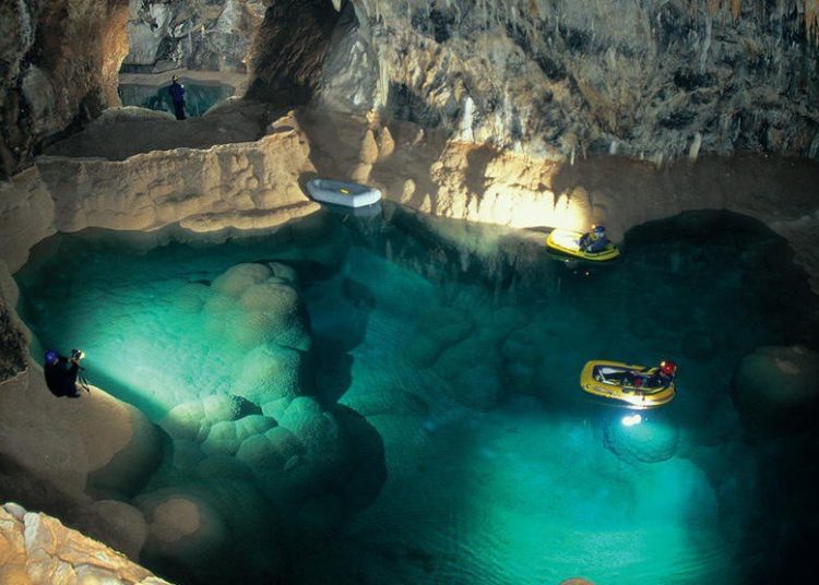 Το σπάνιο γεωλογικό φαινόμενο στην Πελοπόννησο που προκαλεί δέος και θαυμασμό – Θεωρείται μοναδικό στον κόσμο