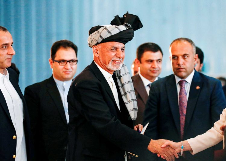 «Σήκωσε» το Αφγανιστάν κι έφυγε ο Γάνι: Πήρε αυτοκίνητα και ελικόπτερο γεμάτο μετρητά!