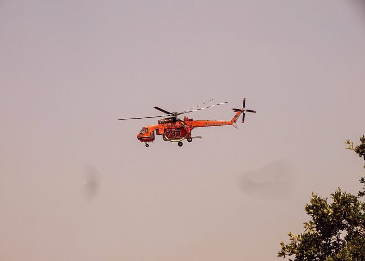 ΠΥΡΓΟΣ: Αναγκαστική προσγείωση ελικοπτέρου πυρόσβεσης λόγω βλάβης