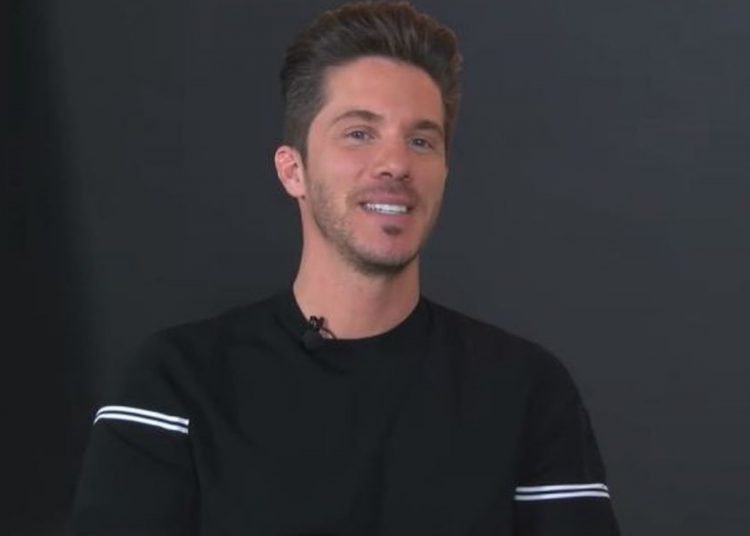 Νίκος Οικονομόπουλος: Στο νοσοκομείο με κορονοιό