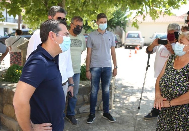 O Αλέξης Τσίπρας σε πυρόπληκτες περιοχές της Ηλείας