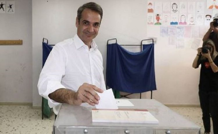 Μέσα στον καύσωνα «ζεσταίνονται» (ξανά) οι πρόωρες εκλογές – Είναι πολλά τα σημάδια