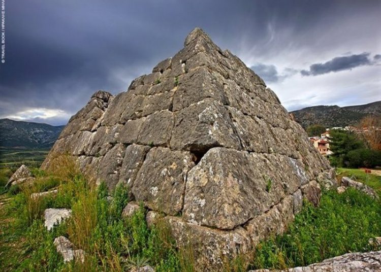 Η πυραμίδα στην Πελοπόννησο η οποία αποτελεί μοναδικό φαινόμενο και άλυτο αρχαιολογικό μυστήριο!