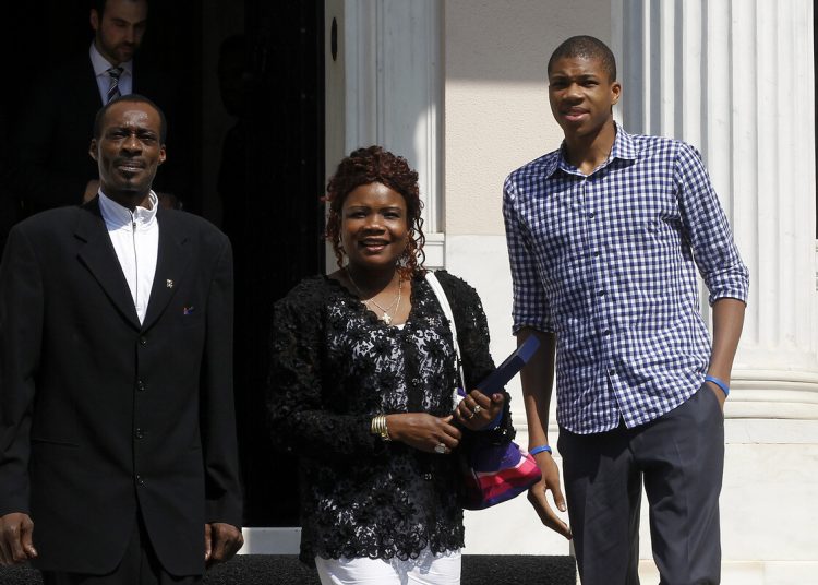 Γιάννης Αντετοκούνμπο: Θα γύριζα στα Σεπόλια να πουλάω CD για να έχω τον πατέρα μου