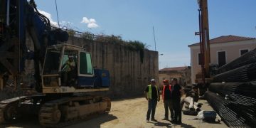 Στην πιο σημαντική φάση τα έργα θωράκισης του λόφου του Επαρχείου