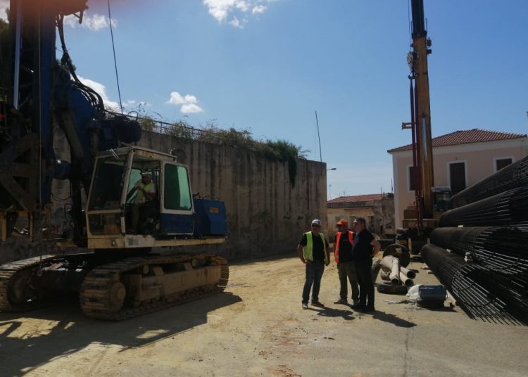 Στην πιο σημαντική φάση τα έργα θωράκισης του λόφου του Επαρχείου