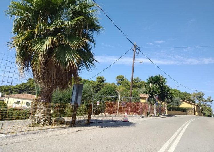 Άγιος Αντρέας Πύργου … μια παραλία τσιφλίκι … αποκλείστηκε για τους πολίτες με συρματοπλέγματα ….!!!