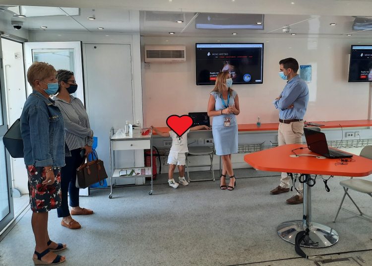 Επίσκεψη Αντιπεριφερειάρχη Γιαννόπουλου στο Κινητό Εργαστήριο «ΟΔΥΣΣΕΑΣ» για πρόληψη παιδικής κακοποίησης