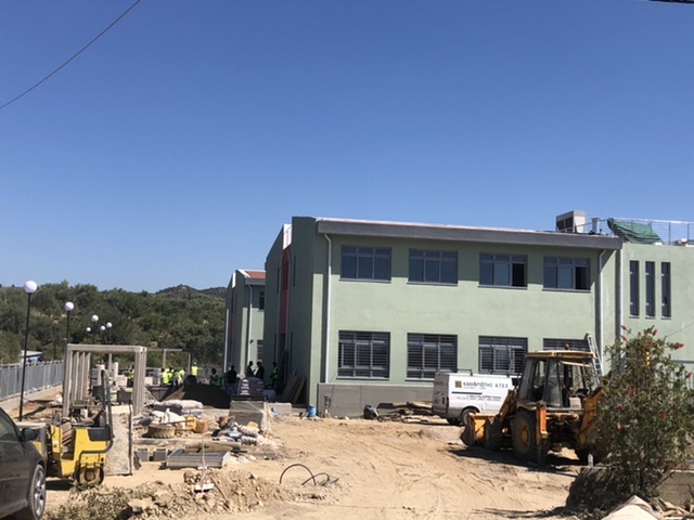 Ο Δήμος Πύργου αντιδρά στο κλείσιμο τμημάτων στο γυμνάσιο-λύκειο Καράτουλα