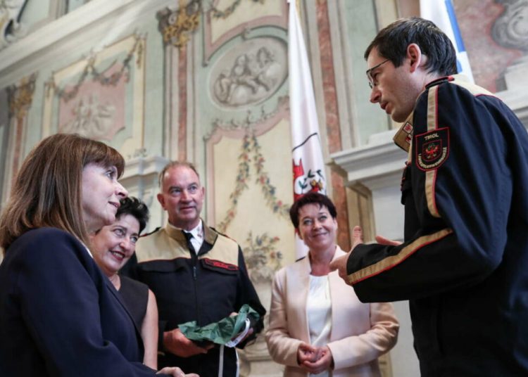 Η συγκινητική επιστολή από αυστριακό πυροσβέστη που έζησε τις φωτιές στην Ηλεία