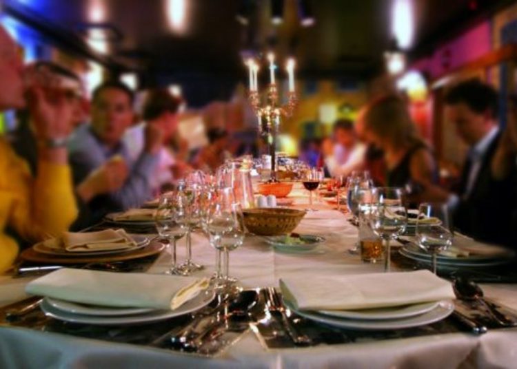 Πάτρα: Ο αδελφός του γαμπρού ήταν θετικός και συμπεριφερόταν σαν να μη συμβαίνει τίποτα! Απίστευτη καταγγελία