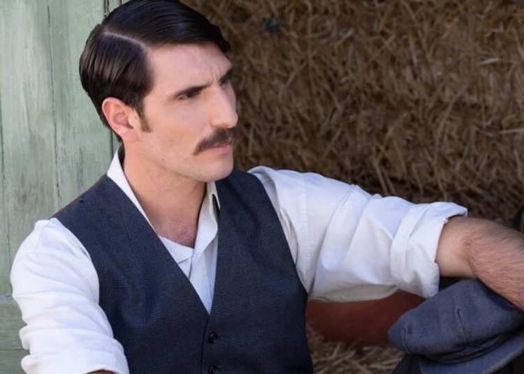 Γιώργος Γεροντιδάκης: Η επιστροφή στις Άγριες Μέλισσες και ο έρωτας με συνεργάτιδα της σειράς