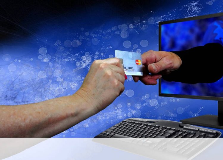 Ηλεία: Του έκλεψε μέσω διαδικτύου 11 χιλ ευρώ