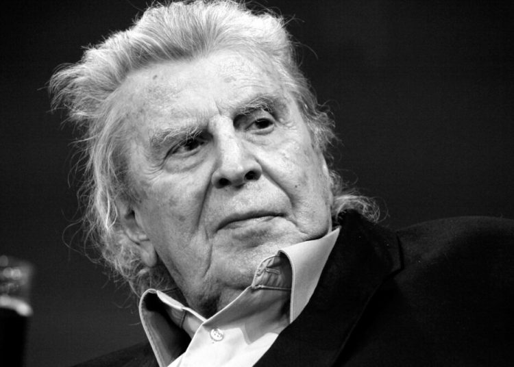 Εμπλοκή και δικαστήρια για την κηδεία του Μίκη Θεοδωράκη! – Στο νοσοκομείο η κόρη του!