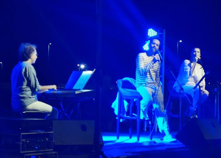 Μια μουσική βραδιά με τραγούδια μεγάλων ελλήνων συνθετών προσέφερε η Περιφέρεια Δυτικής Ελλάδας στο Κατάκολο