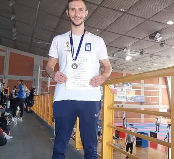 Χάλκινο μετάλλιο ο Λευτέρης Ντάβαρης στο Πανελλήνιο Πρωτάθλημα Καράτε Ανδρών