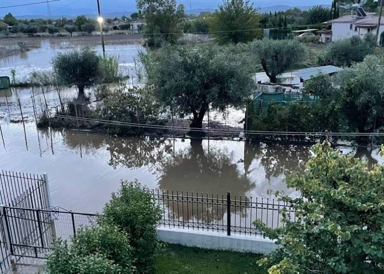 Βούλιαξαν στο νερό τα Σαβάλια