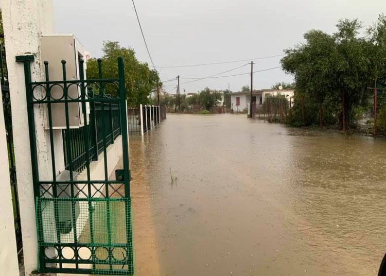 Βούλιαξαν στο νερό τα Σαβάλια