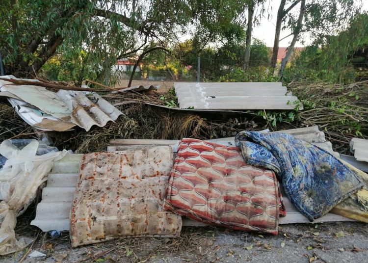 Καβούρι Κατακόλου: Απέραντη χωματερή η παραθεριστική περιοχή