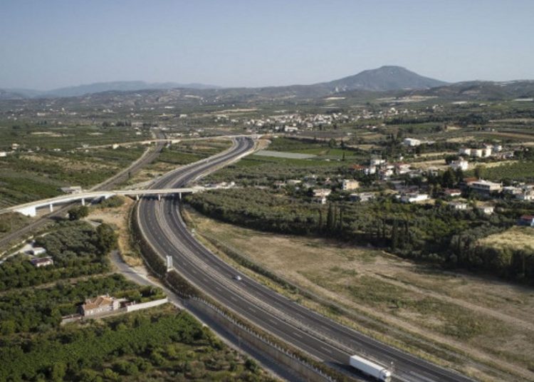 Αίγιο: Αποκλεισμός της Πατρών – Κορίνθου τη Δευτέρα