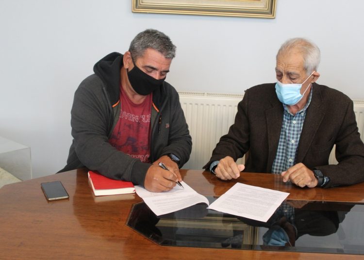 Λύνεται το πρόβλημα των λυμάτων σε Παπακαυκά και Τσιχλέικα-Υπογράφηκε η σύμβαση