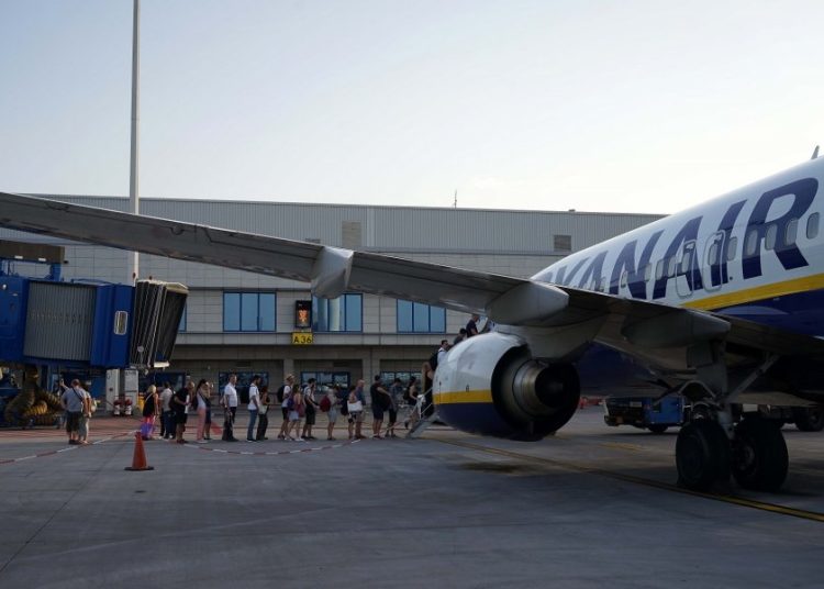 Σούπερ προσφορές από Ryanair: Αεροπορικά εισιτήρια κάτω από 10 ευρώ για προορισμούς «όνειρο»