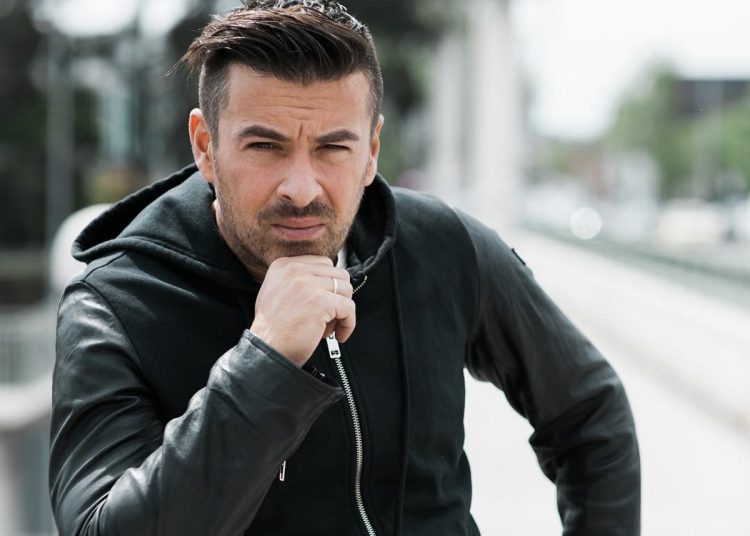 Γιάννης Αϊβάζης: Στο νοσοκομείο με κορονοϊό – Είναι πλήρως εμβολιασμένος