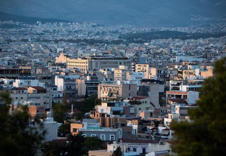 «Πετάνε» τα ενοίκια: 6 στους 10 πληρώνουν πάνω από το 50% του εισοδήματός τους