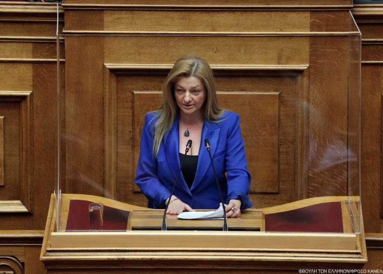 Αυγερινοπούλου: Στη Βουλή η ανάγκη σηματοδότησης και σήμανσης της διασταύρωσης στο Στρέφι επί της Ε.Ο. Πύργου – Ολυμπίας