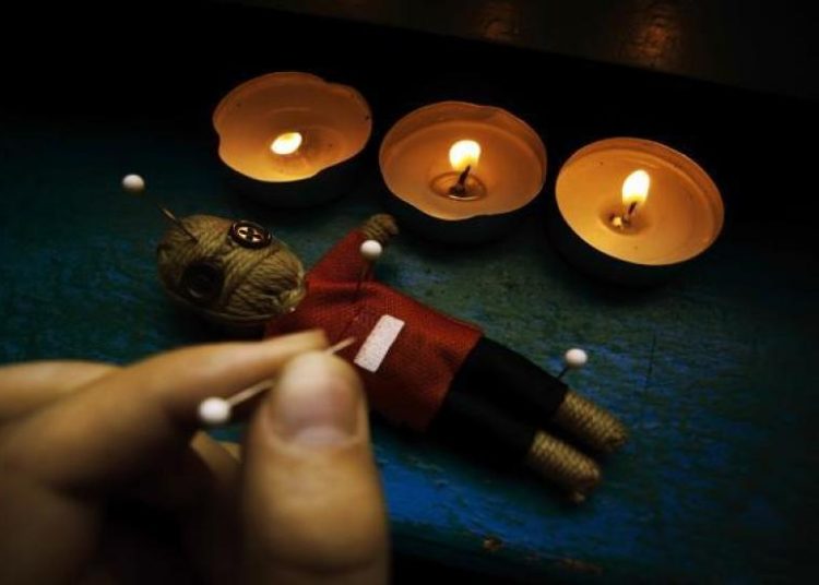 Πάτρα: Οι μάγισσες, ο γιός και τα χιλιάδες ευρώ!