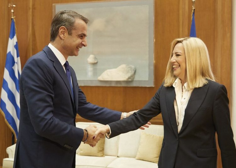 Επικοινωνία Μητσοτάκη με Γεννηματά: Ευχές για να ξεπεράσει σύντομα τη δοκιμασία