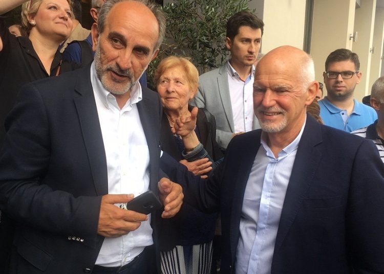 O Aπ. Κατσιφάρας στηρίζει Γιώργο Παπανδρέου και… βλέπει βουλευτικά έδρανα…