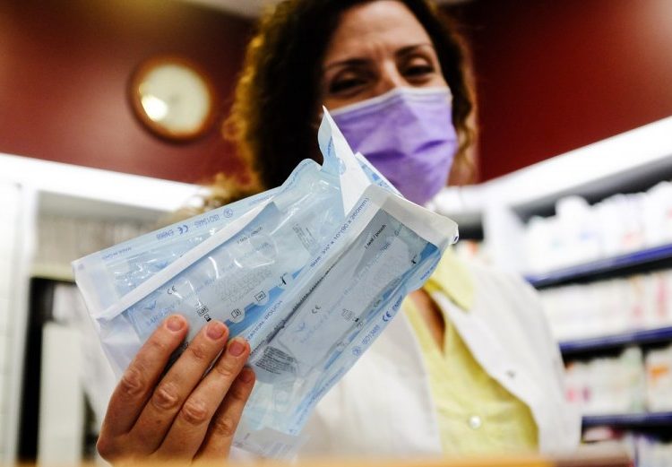 Self-tests: Διάθεση για τους μαθητές από τα φαρμακεία από 14/10 ως και 23/10