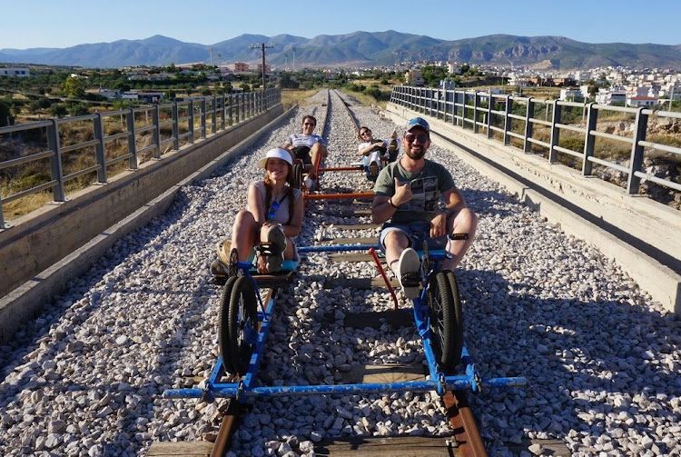 Railbiking στην Ελλάδα: Ποδηλατώντας στις παλιές ράγες της Κακιάς Σκάλας
