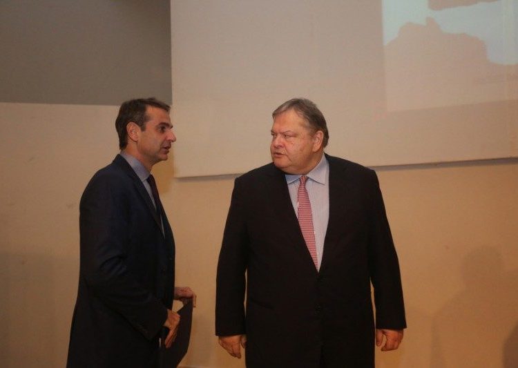 Προβληματίζουν Μητσοτάκη και ΚΙΝΑΛ οι κινήσεις Βενιζέλου-Φτιάχνει κόμμα;