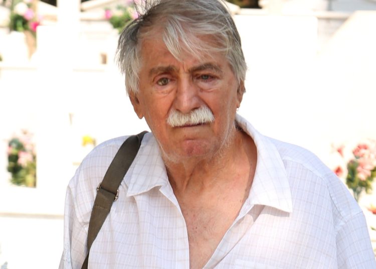 Ανέστης Βλάχος: «Σφαγή» για τη διαθήκη του! Ο γιος του πάει στα δικαστήρια την κόρη και τη δεύτερη σύζυγο του ηθοποιού