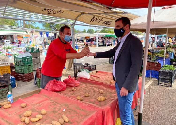 Ανδρέας Νικολακόπουλος: Στη Λαϊκή αγορά Αμαλιάδας ενόψει του νομοσχεδίου